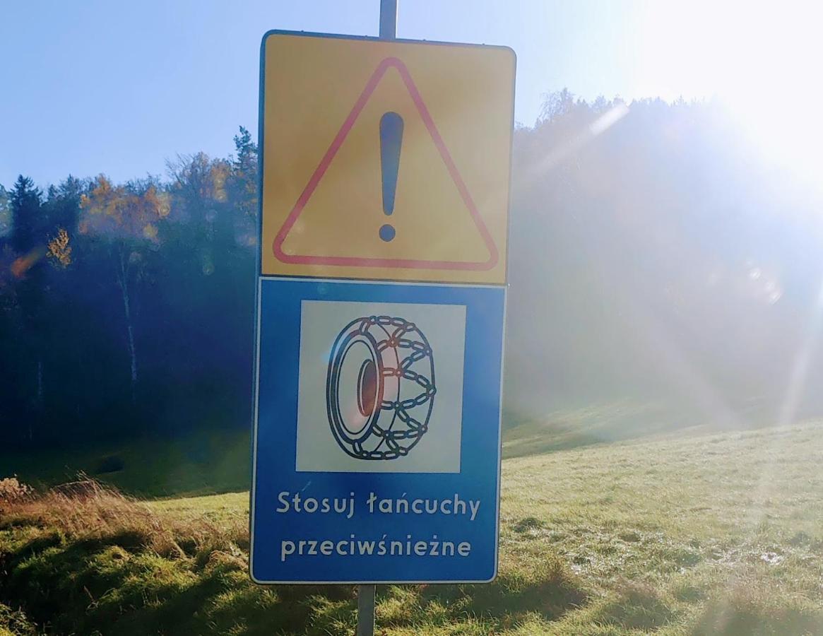 Dom Pod Lesniczowka Villa Zachelmie  Exteriör bild